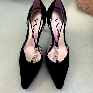 9.5 Black Nina Dressy Heels with Rhinestone circles in Elastic  👠